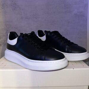 Alexander McQueen Sneakers Sz 41 (8 US)